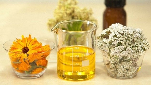 11 Essential Oils for Sore Throat | Essential Oils Uses for Common Ailments