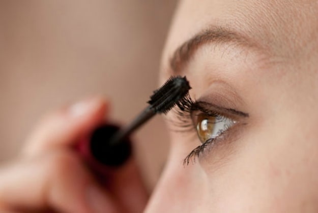 Style Your Eyelashes with Natural Mascara | Organic Beauty Products Your Should Have